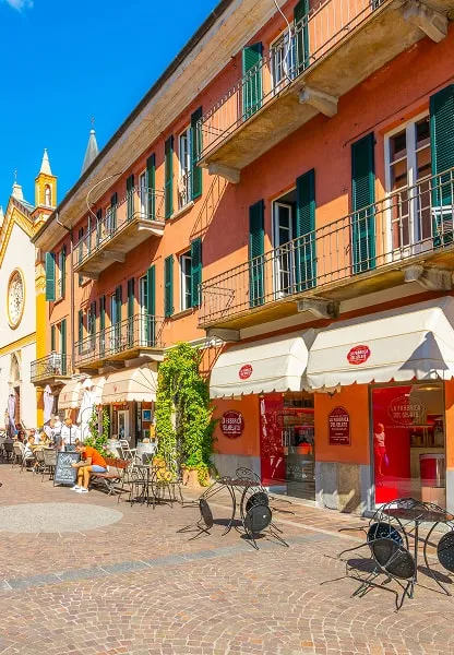Shopping around Lake Como