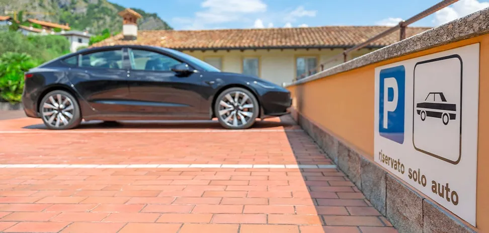 Lake Como parking at Hotel Villa Edy