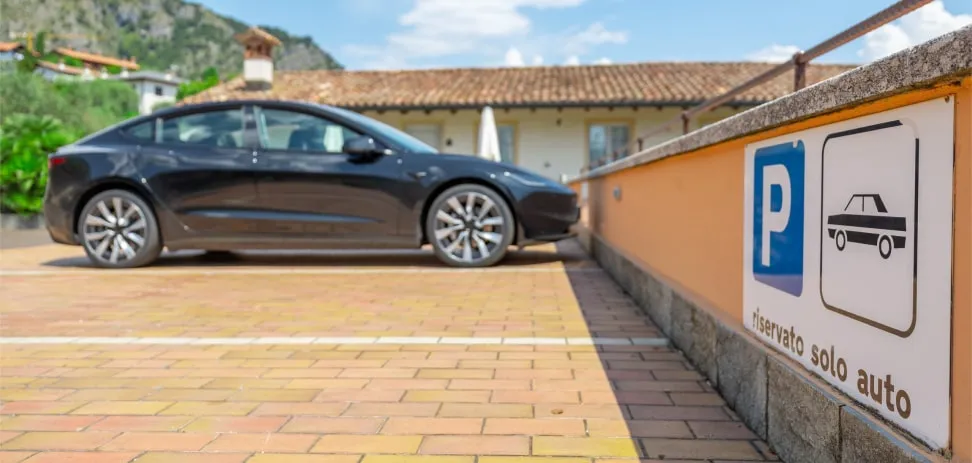 Lake Como parking at Hotel Villa Edy